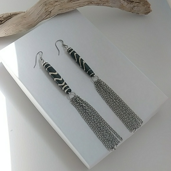 🔴SOLD Batik Bone Chain Tassle Dangle Earring - Picture 3 of 8